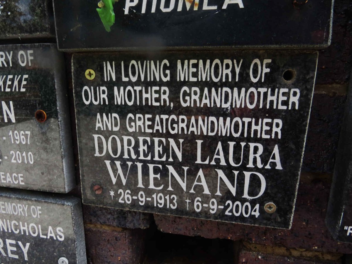 WIENAND Doreen Laura 1913-2004