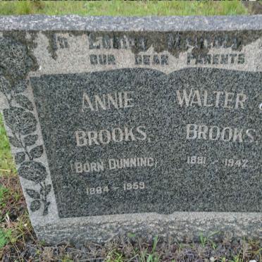 BROOKS Walter J. 1881-1942 &amp; Annie DUNNING 1884-1959