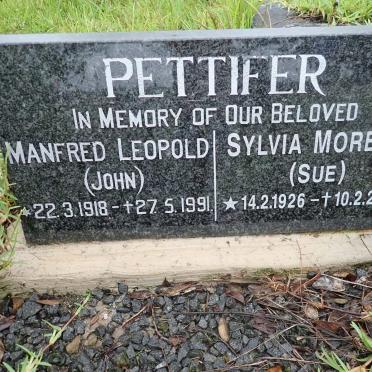 PETTIFER Manfred Leopold 1918-1991 &amp; Sylvia Moreen 1926-2020