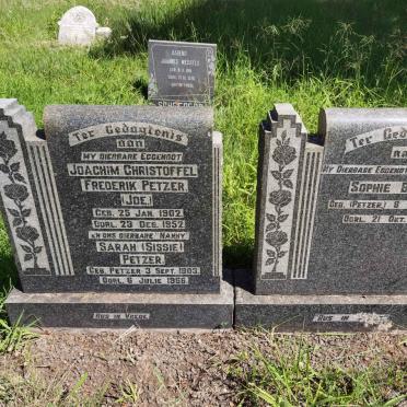 PETZER Joachim Christoffel Frederik 1902-1952 & Sarah PETZER 1903-1966 :: BEETGE Sophie nee PETZER 1905-1949