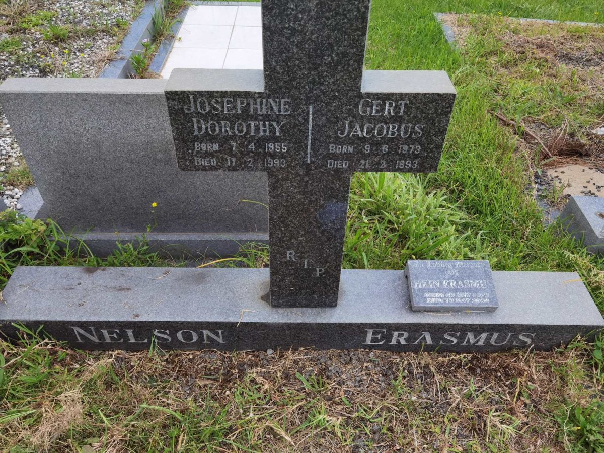 ERASMUS Josephine Dorothy nee NELSON 1955-1993 :: ERASMUS Gert Jacobus 1973-1993 :: ERASMUS Hein 1975-2004