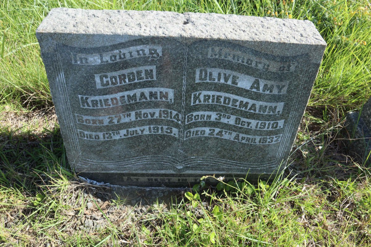 KRIEDEMANN Olive Amy 1910-1932 :: KRIEDEMANN Gorden 1914-1915