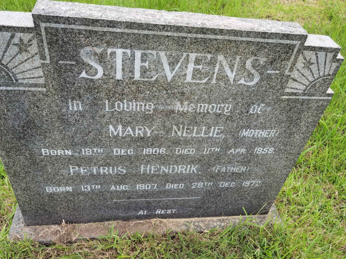 STEVENS Petrus Hendrik 1907-1972 &amp; Mary Nellie 1906-1958