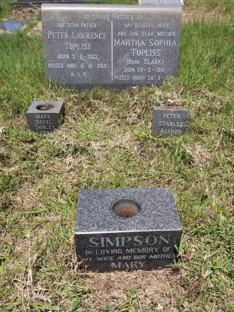 TOPLISS Peter Lawrence 1903-1968 &amp; Martha Sophia CLARK 1910-1965 :: SIMPSON Mary