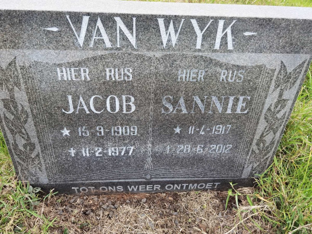 WYK Jacob, van 1909-1977 &amp; Sannie 1917-2012