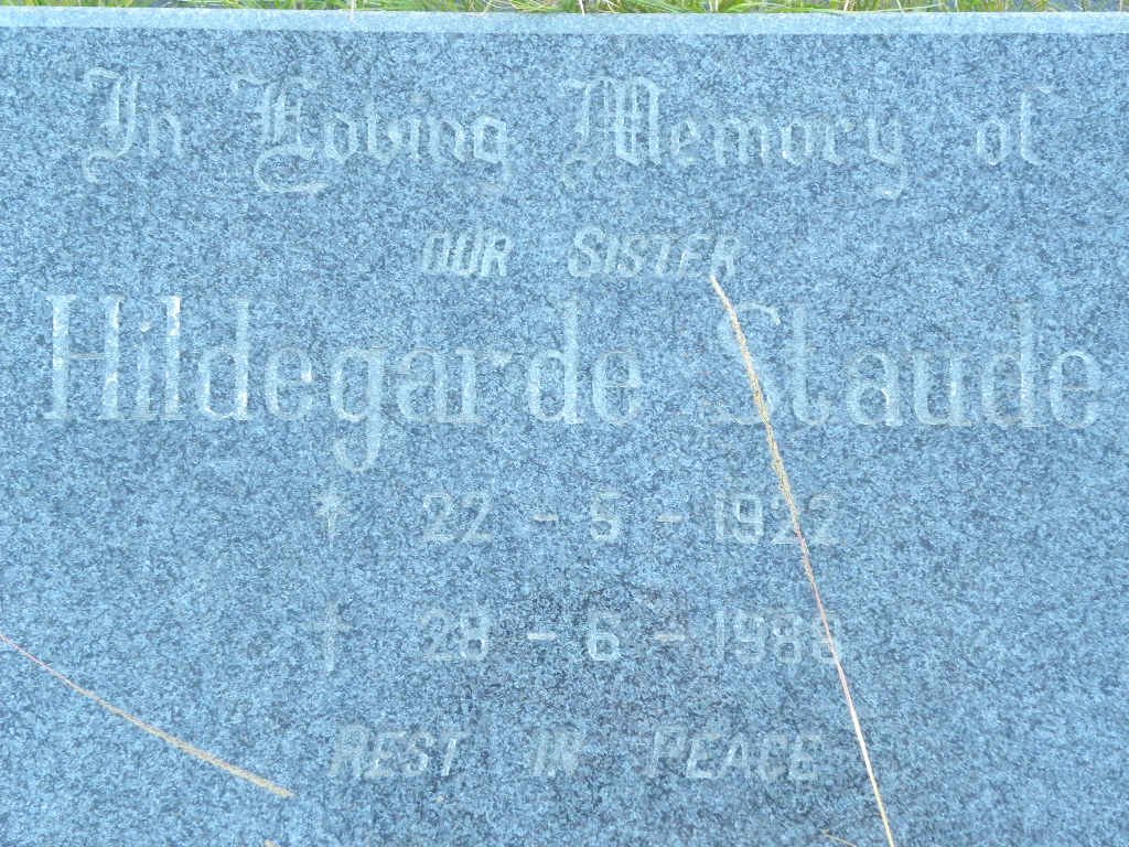 STAUDE Hildegarde 1922-1988