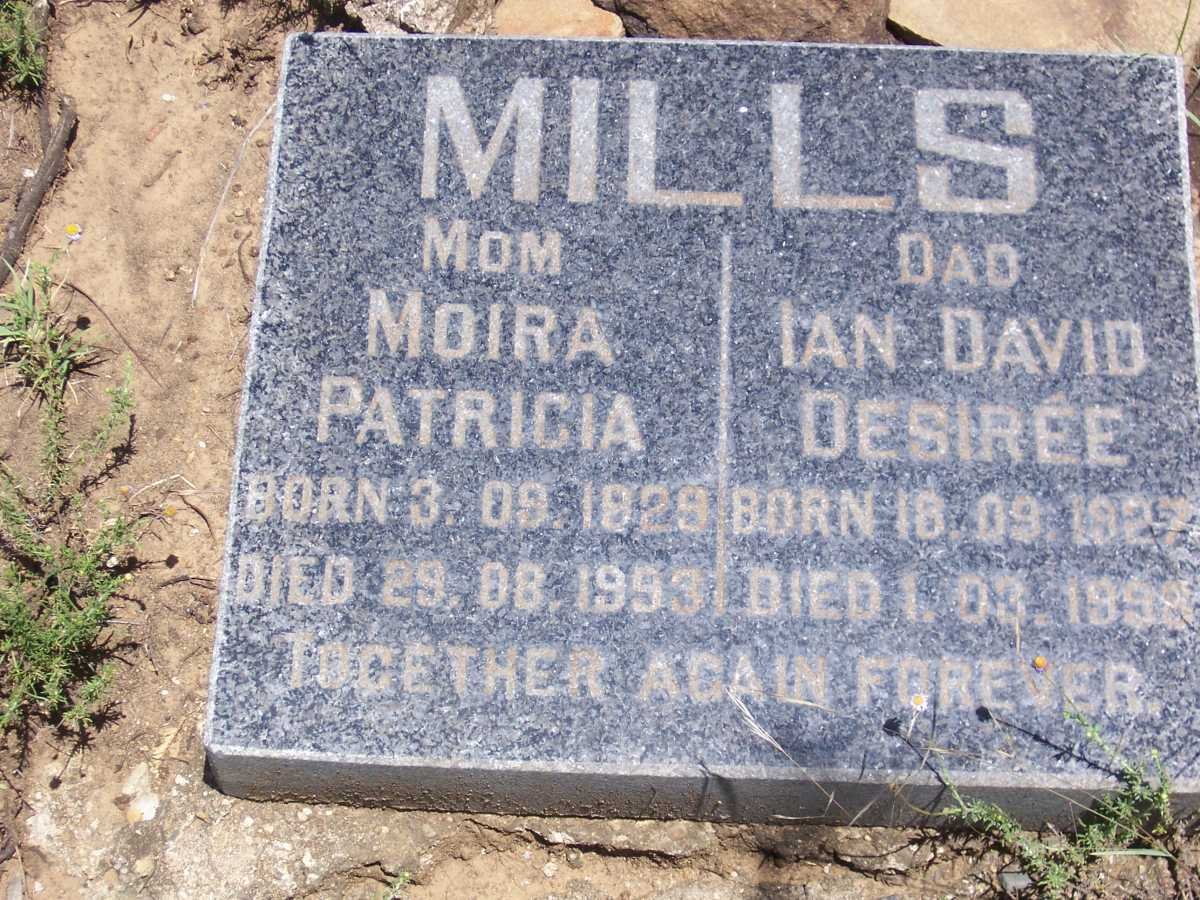 MILLS Ian David Desiree 1927-1998 &amp; Moira Patricia 1929-1993