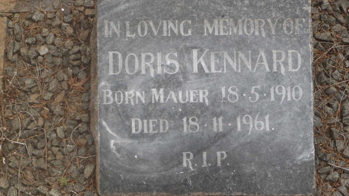 KENNARD Doris nee MAUER 1910-1961