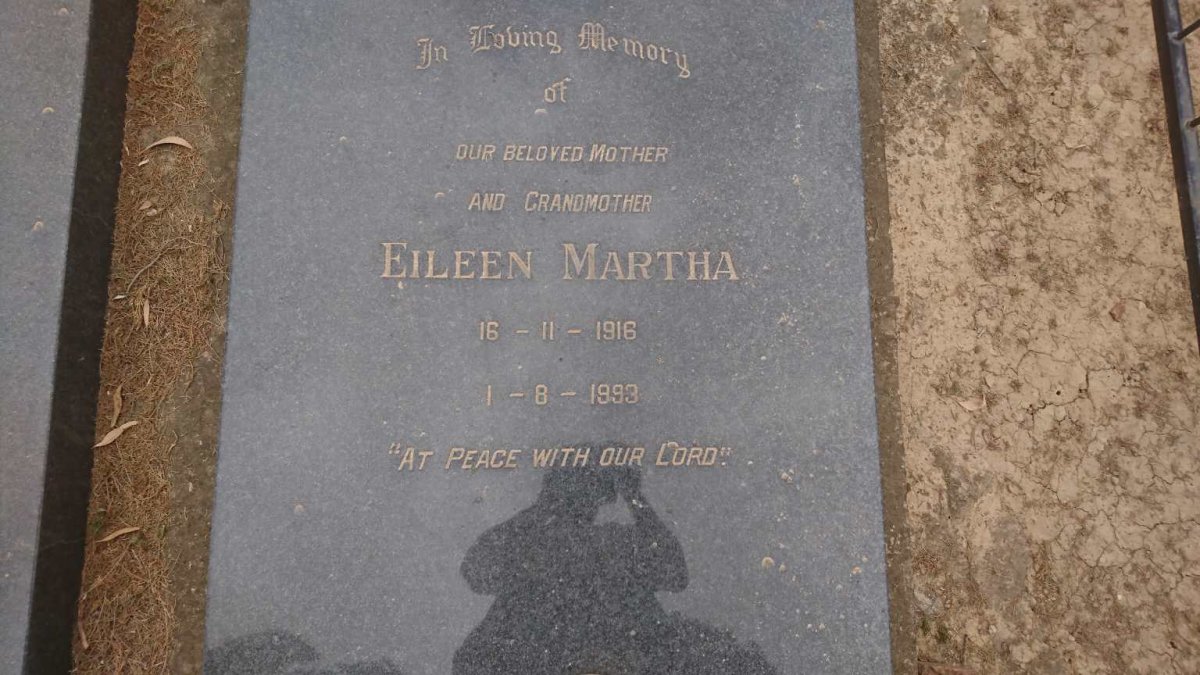 MacGILLICUDDY Henry Charles 1905-1983 &amp; Eileen Martha 1916-1993