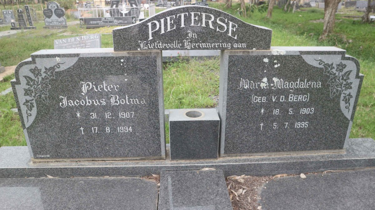 PIETERSE Pieter Jacobus Botma 1907-1994 &amp; Maria Magdalena V.D. BERG 1903-1995
