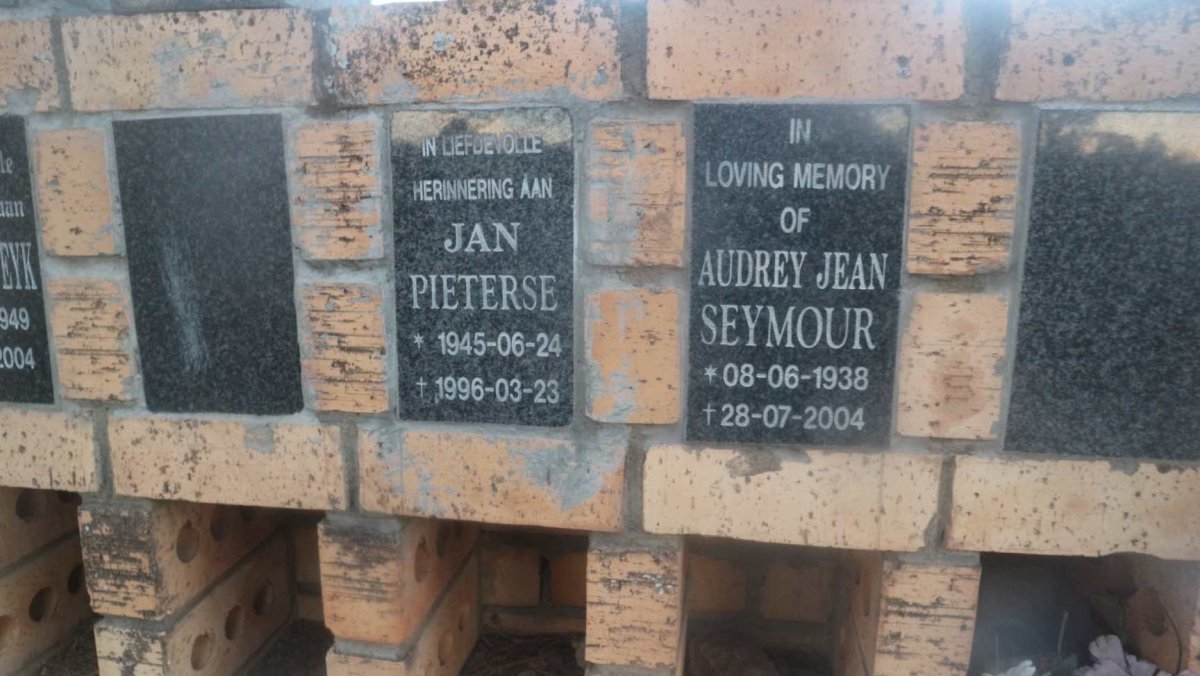 PIETERSE Jan 1945-1996 :: SEYMOUR Audrey Jean 1938-2004