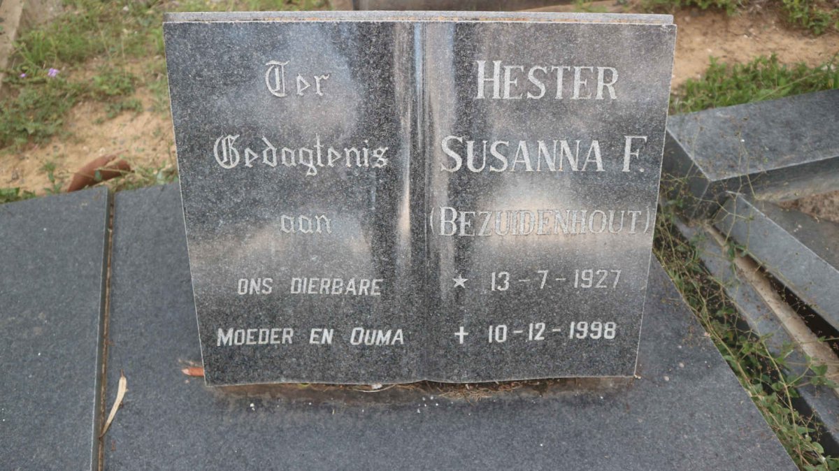 PRINSLOO Zacharias 1922-1980 &amp; Susanna F. BEZUIDENHOUT 1927-1998