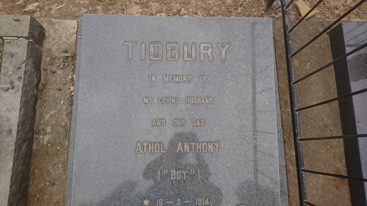 TIDBURY Athol Anthony 1914-1969 &amp; Anna Elizabeth 1918-1993