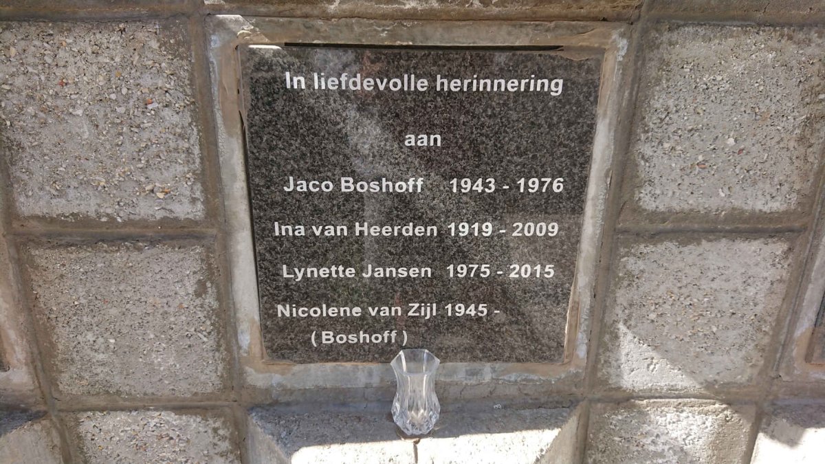 BOSHOFF Jaco 1943-1976 :: HEERDEN Ina, van 1919-2009 :: JANSEN Lynette 1975-2015 :: ZIJL Nicolene, van nee BOSHOFF 1945-