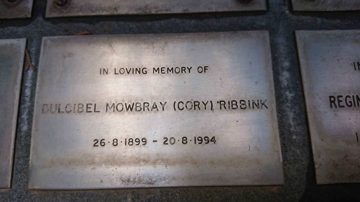RIBBINK Dulcibel Mowbray 1899-1994