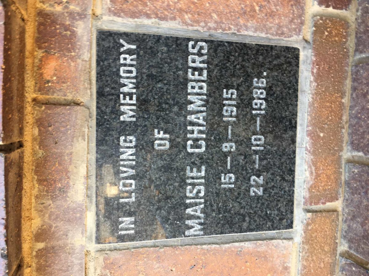 CHAMBERS Maisie 1915-1986