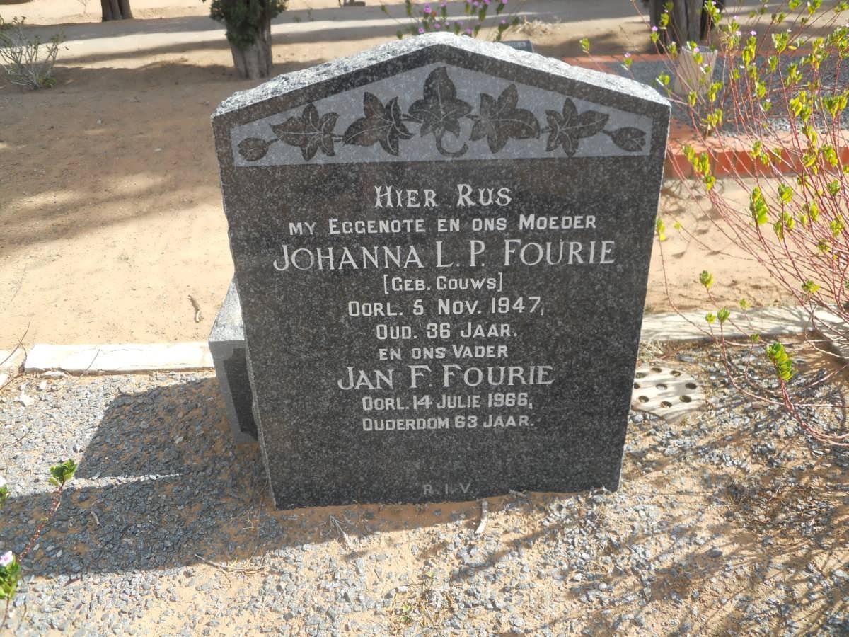 FOURIE Jan F. -1966 &amp; Johanna L.P. GOUWS -1947