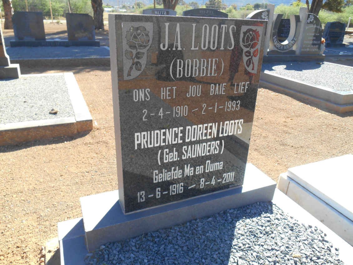 LOOTS J.A. 1910-1993 &amp; Prudence Doreen SAUNDERS 1916-2011