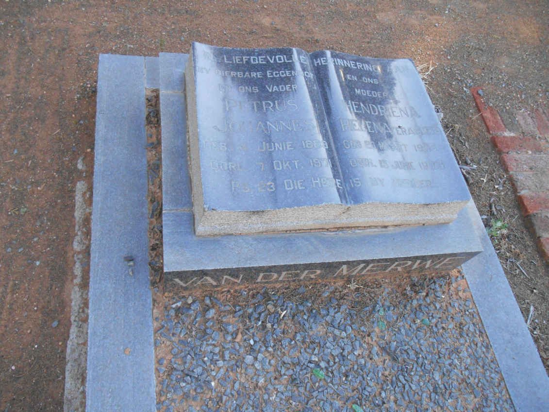 MERWE Petrus Johannes, van der 1889-1971 &amp; Hendriena Helena ERASMUS 1900-1975