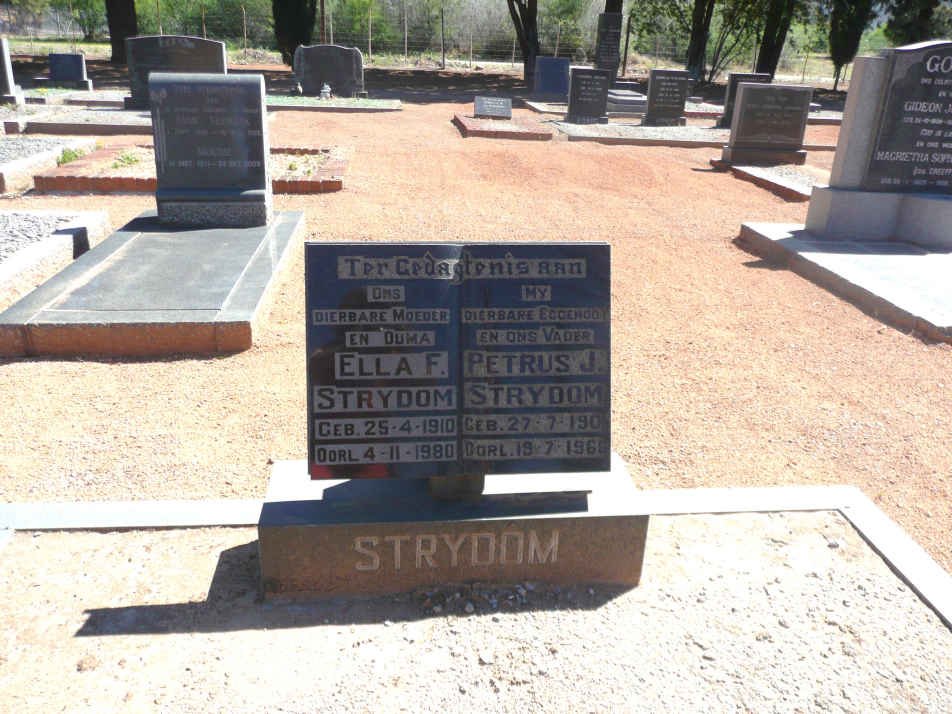 STRYDOM Petrus J. 190?-1966 &amp; Ella F. 1910-1980