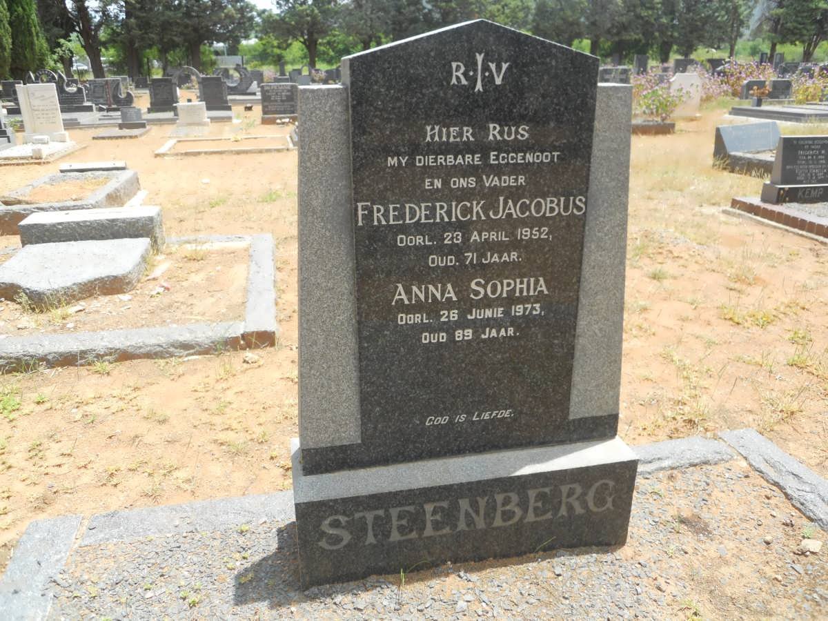 STEENBERG Frederick Jacobus -1952 &amp; Anna Sophia -1973