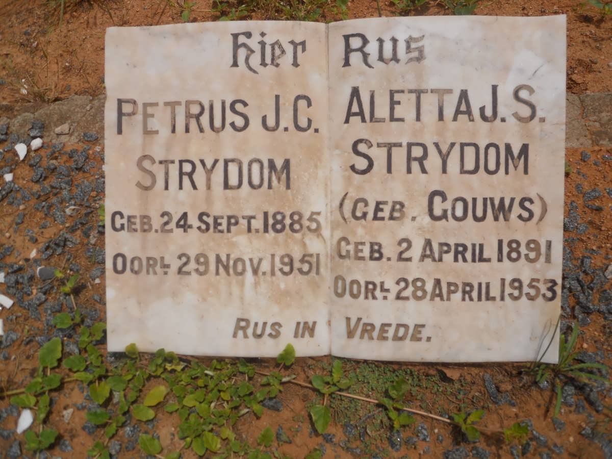 STRYDOM Petrus J.C. 1885-1951 &amp; Aletta J.S. GOUWS 1891-1953