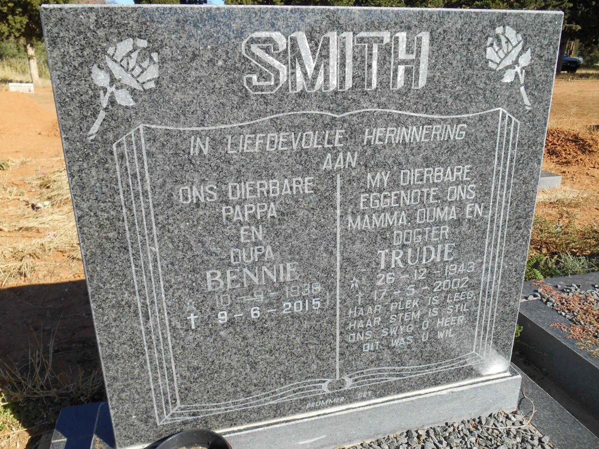 SMITH Bennie 1938-2015 &amp; Trudie 1943-2002