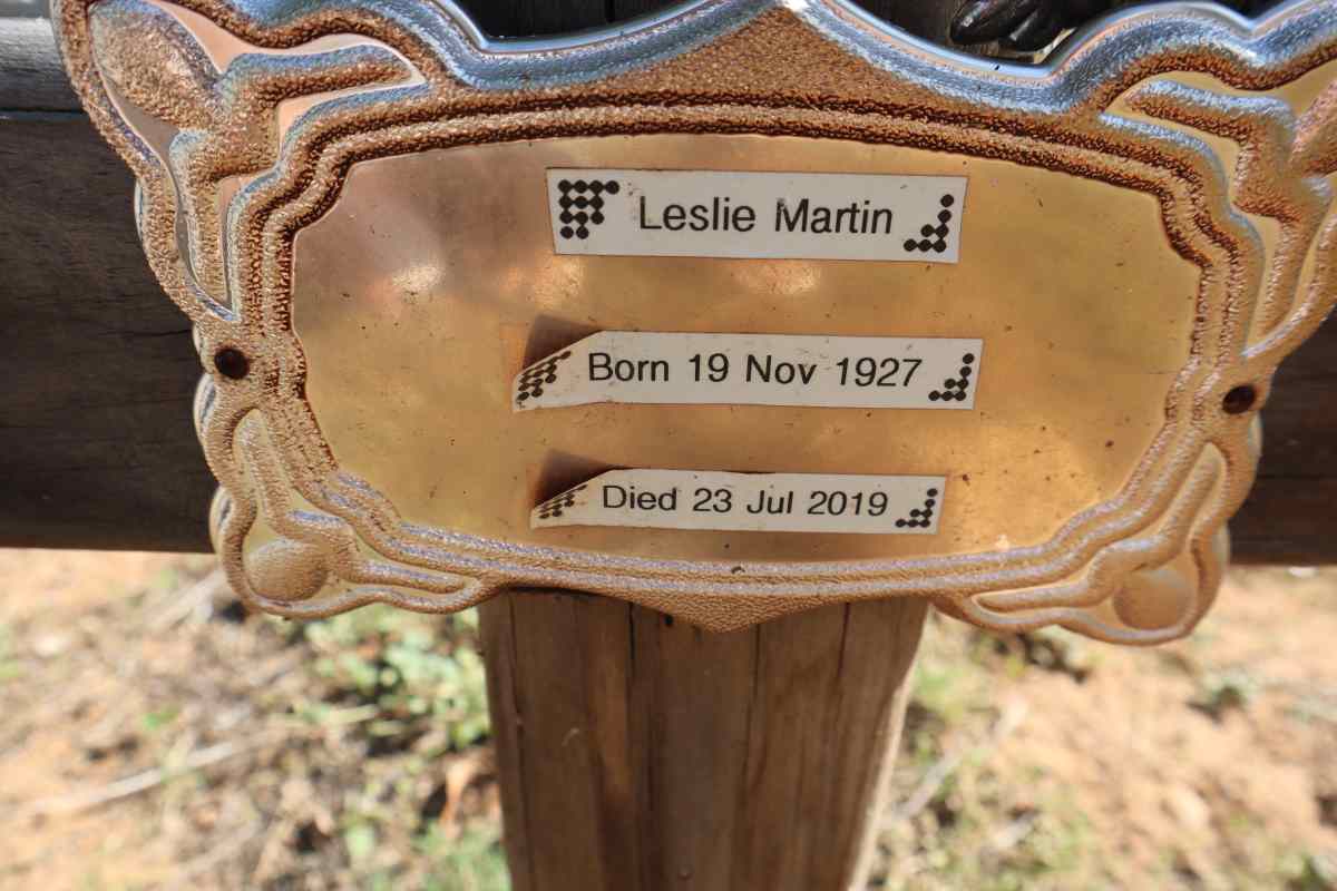 MARTIN Leslie 1927-2019