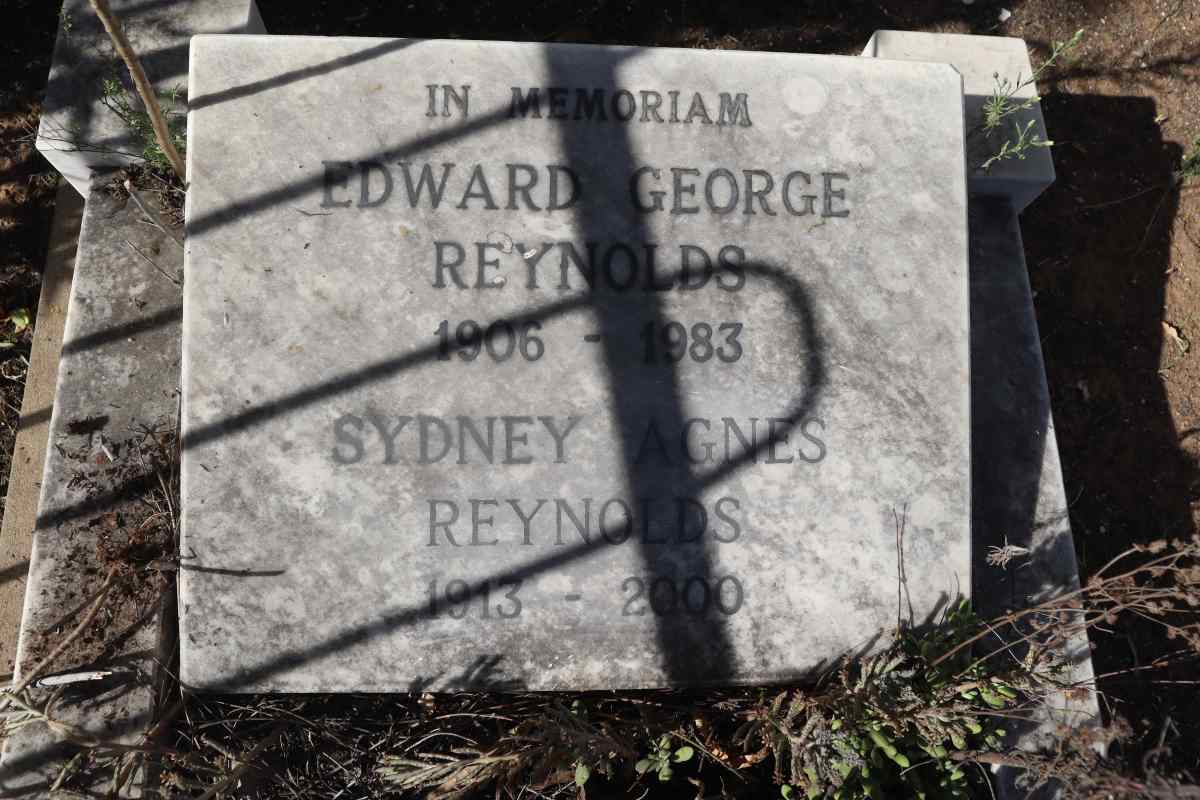REYNOLDS Edward George 1906-1983 :: REYNOLDS Sydney Agnes 1913-2000