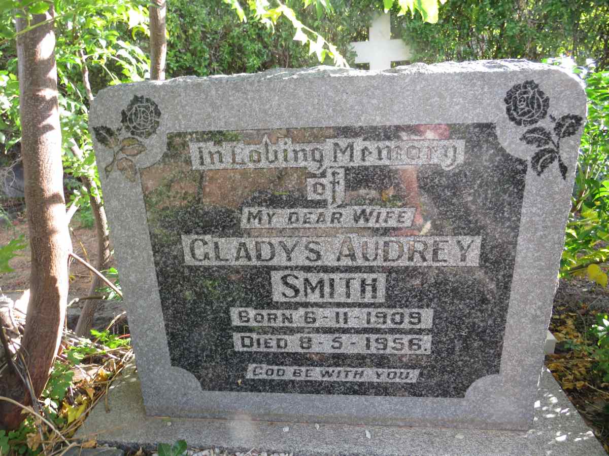 SMITH Gladys Audrey 1909-1956