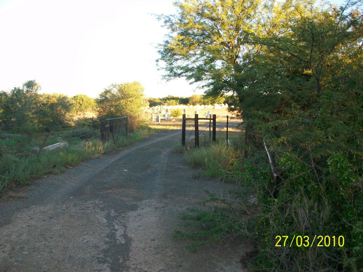 2. Ingang na begraafplaas