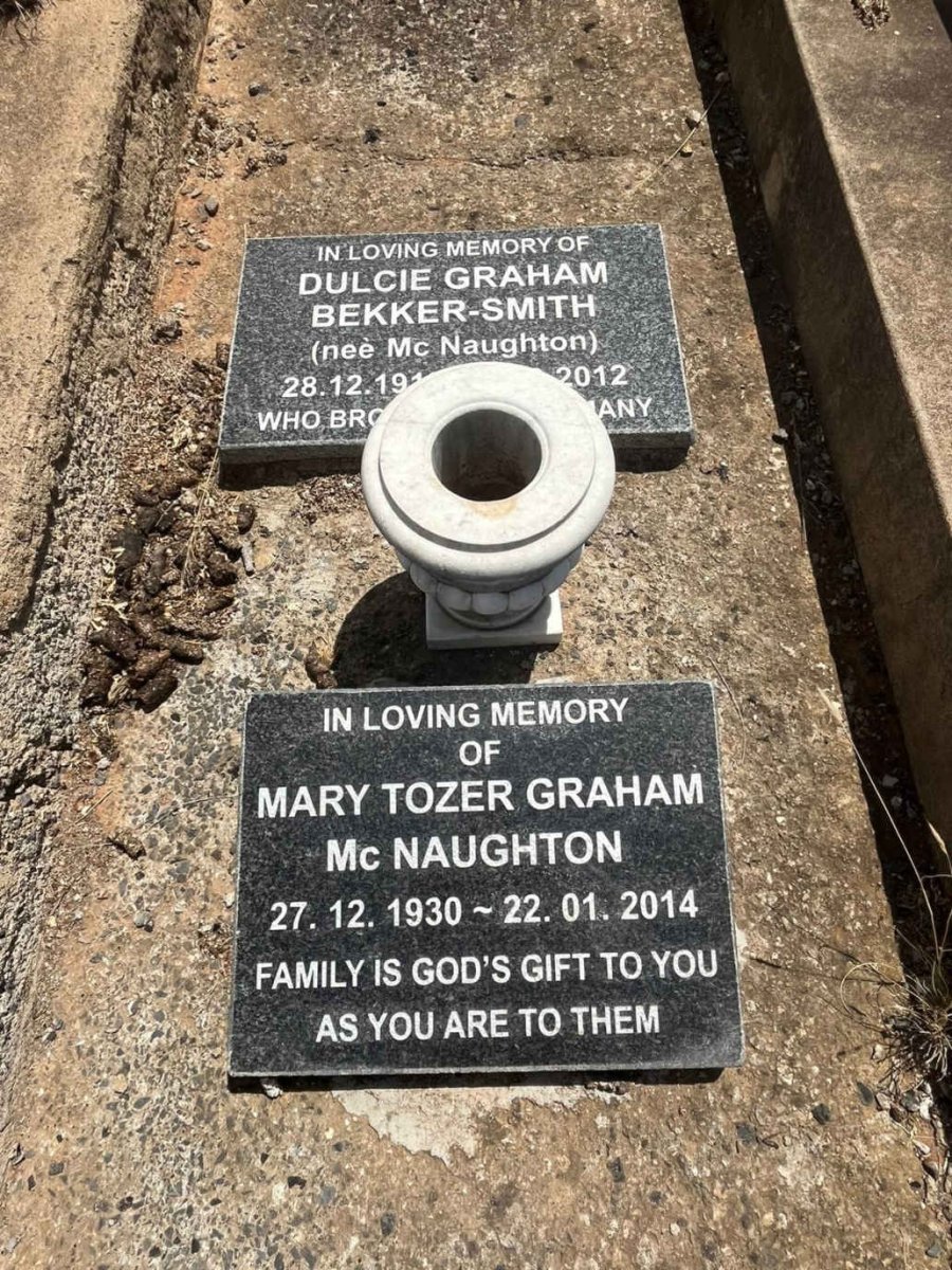 SMITH Dulcie Graham BEKKER- nee MCNAUGHTON 191?-2012 :: MCNAUGHTON Mary Tozer Graham 1930-2014