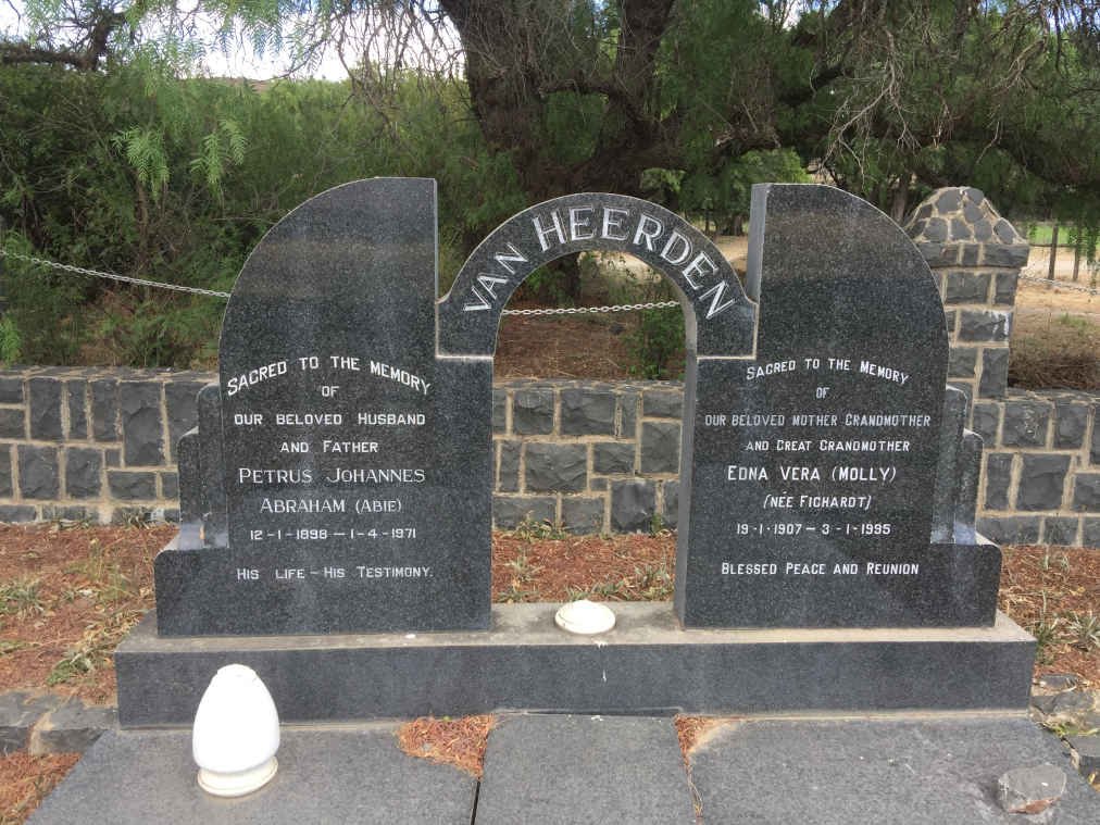 HEERDEN Petrus Johannes Abraham, van 1898-1971 &amp; Edna Vera FICHARDT 1907-1995