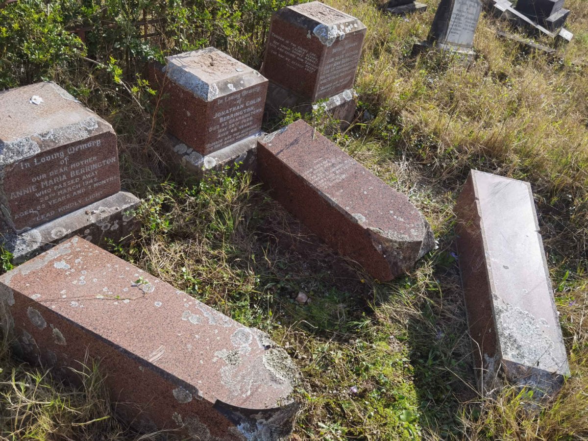 BERRINGTON graves