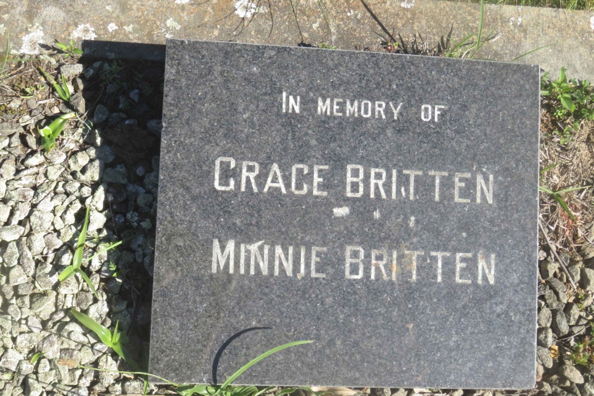 BRITTEN Grace :: BRITTEN Minnie