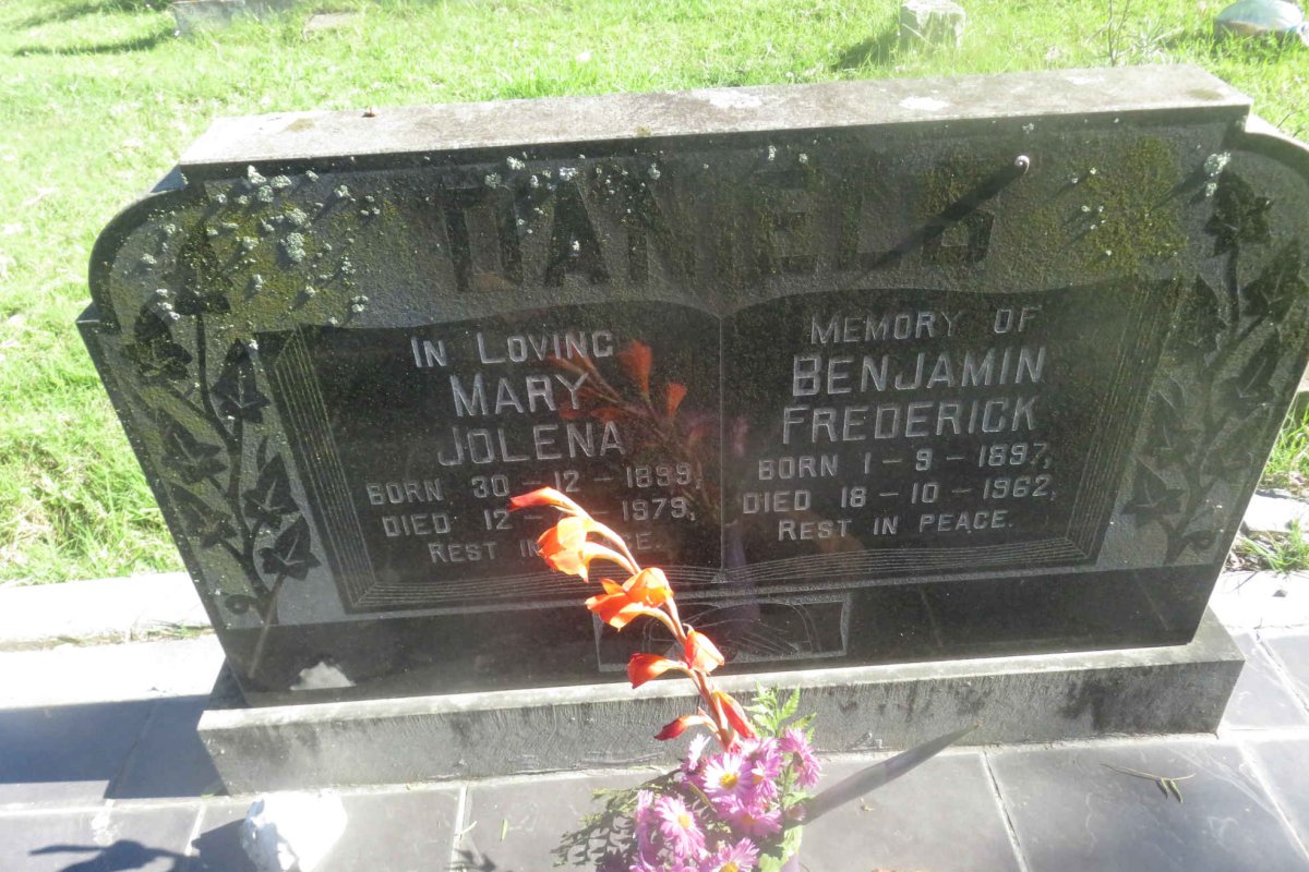 DANIELS Benjamin Frederick 1897-1962 &amp; Mary Jolena 1899-1979