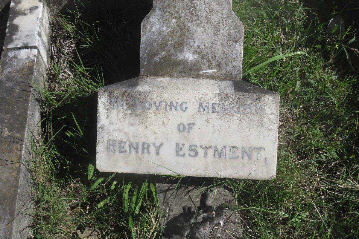 ESTMENT Henry