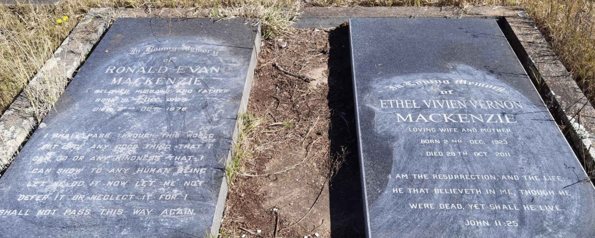 MACKENZIE Ronald Evan 1925-1978 &amp; Ethel Vivian Vernon 1923-2011