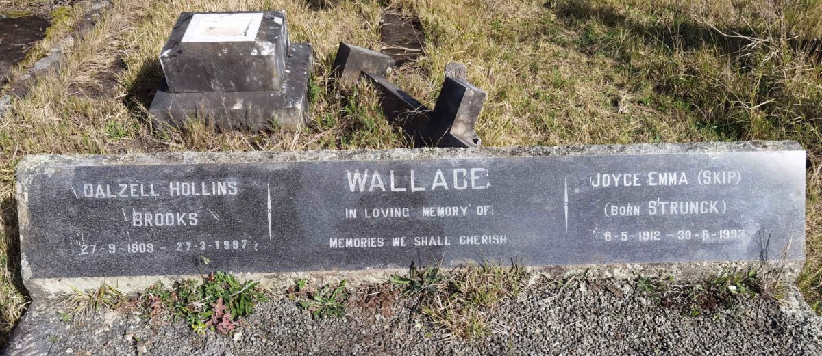WALLACE Dalzell Hollins Brooks 1909-1997 &amp; Joyce Emma STRUNCK 1912-1993