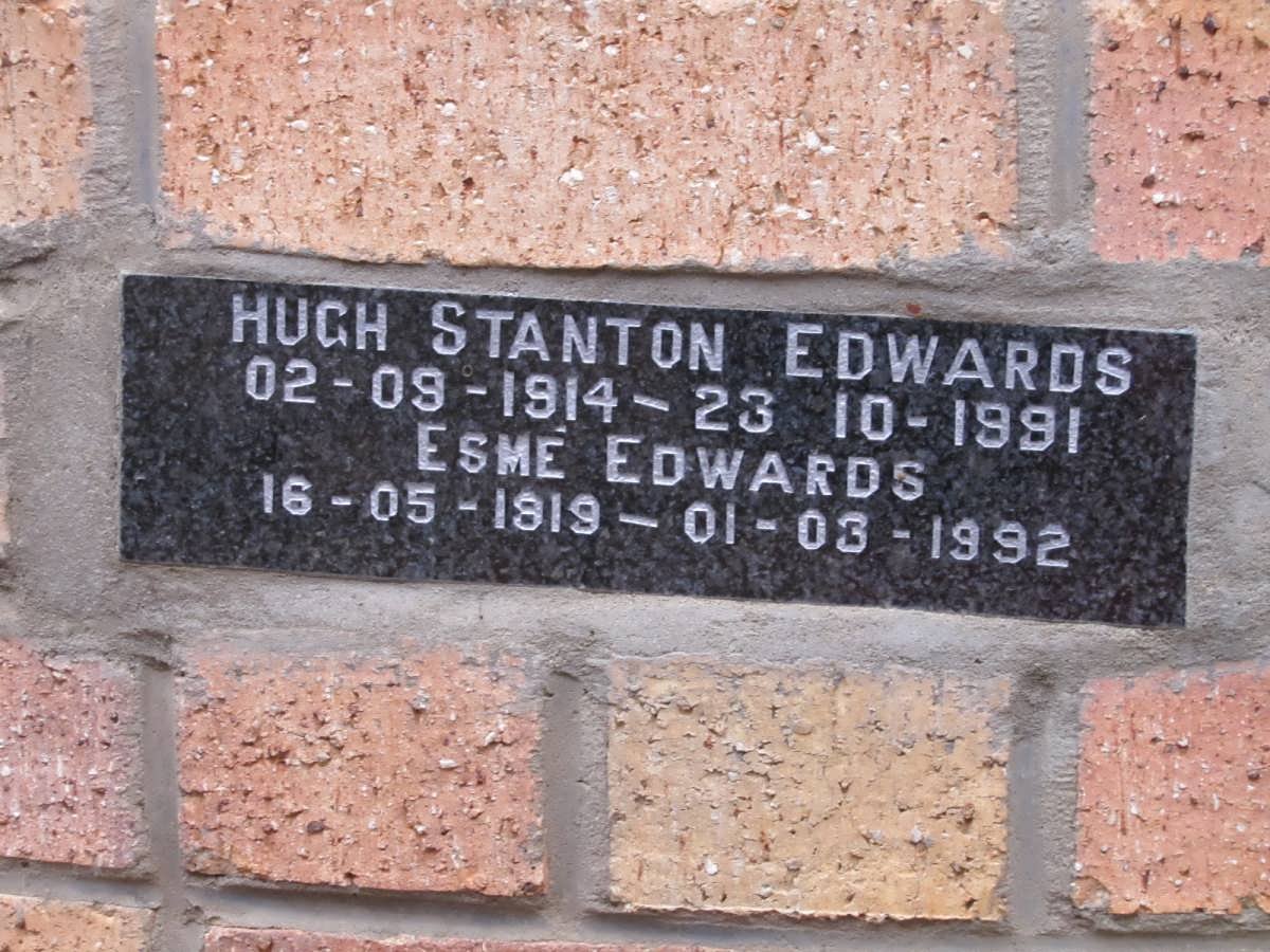 EDWARDS Hugh Stanton 1914-1991 &amp; Esmé 1919-1992
