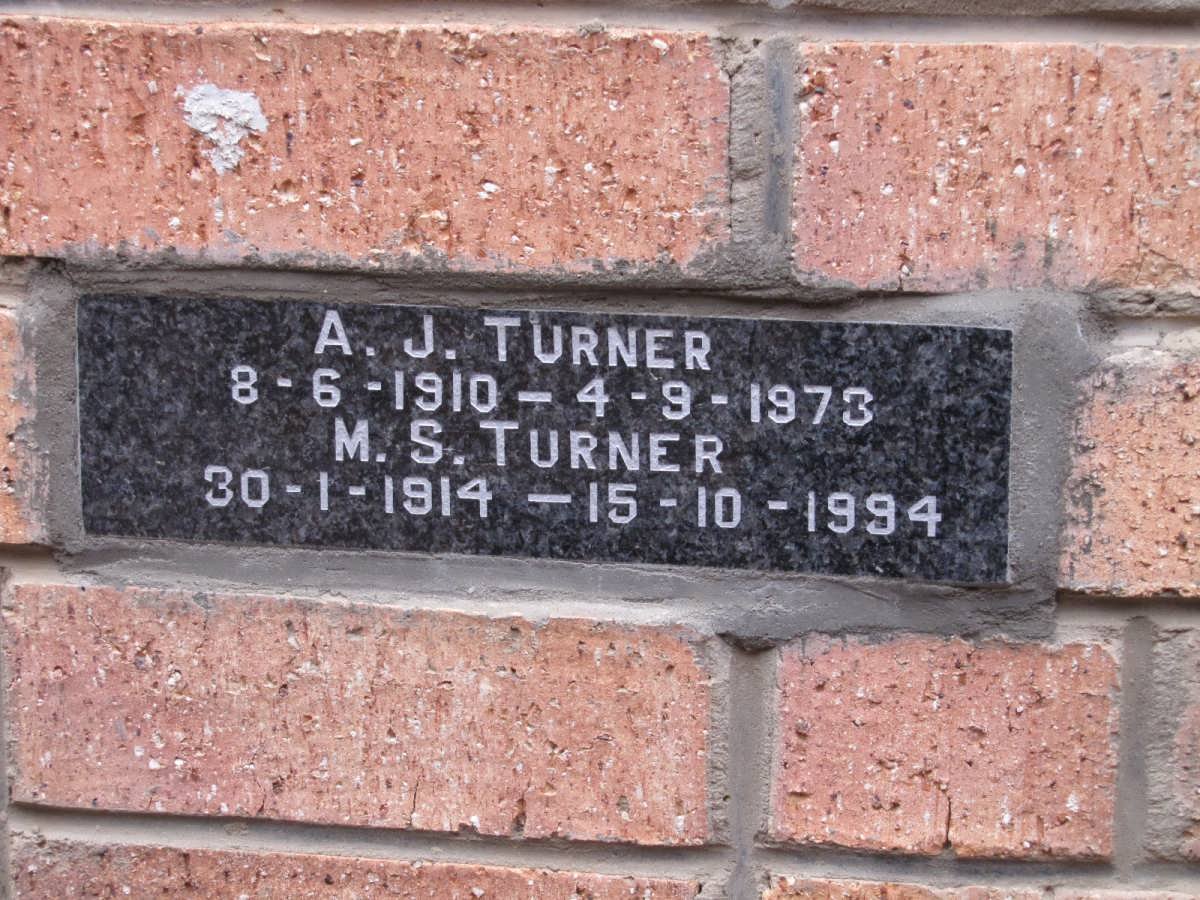TURNER A.J. 1910-1973 &amp; M.S. 1914-1994