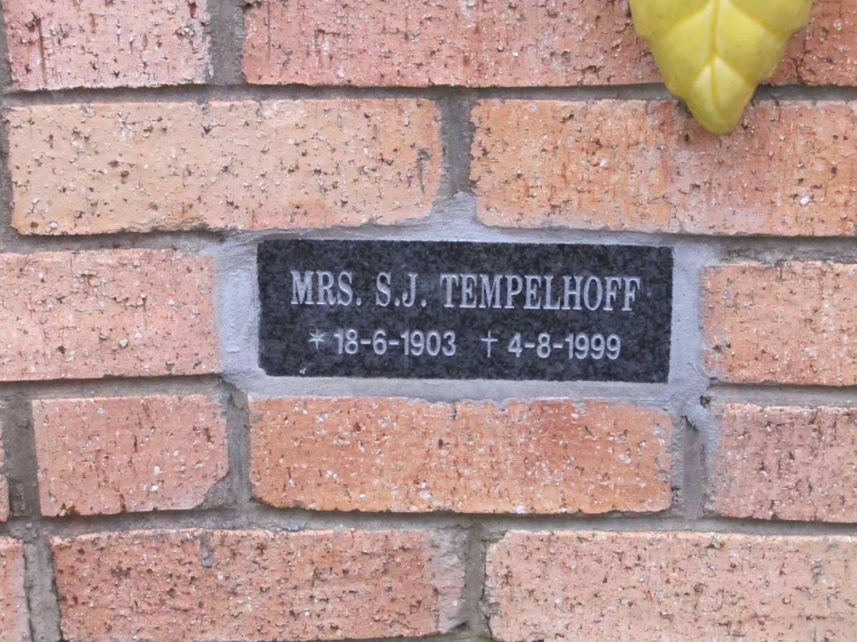 TEMPELHOFF S.J. 1903-1999