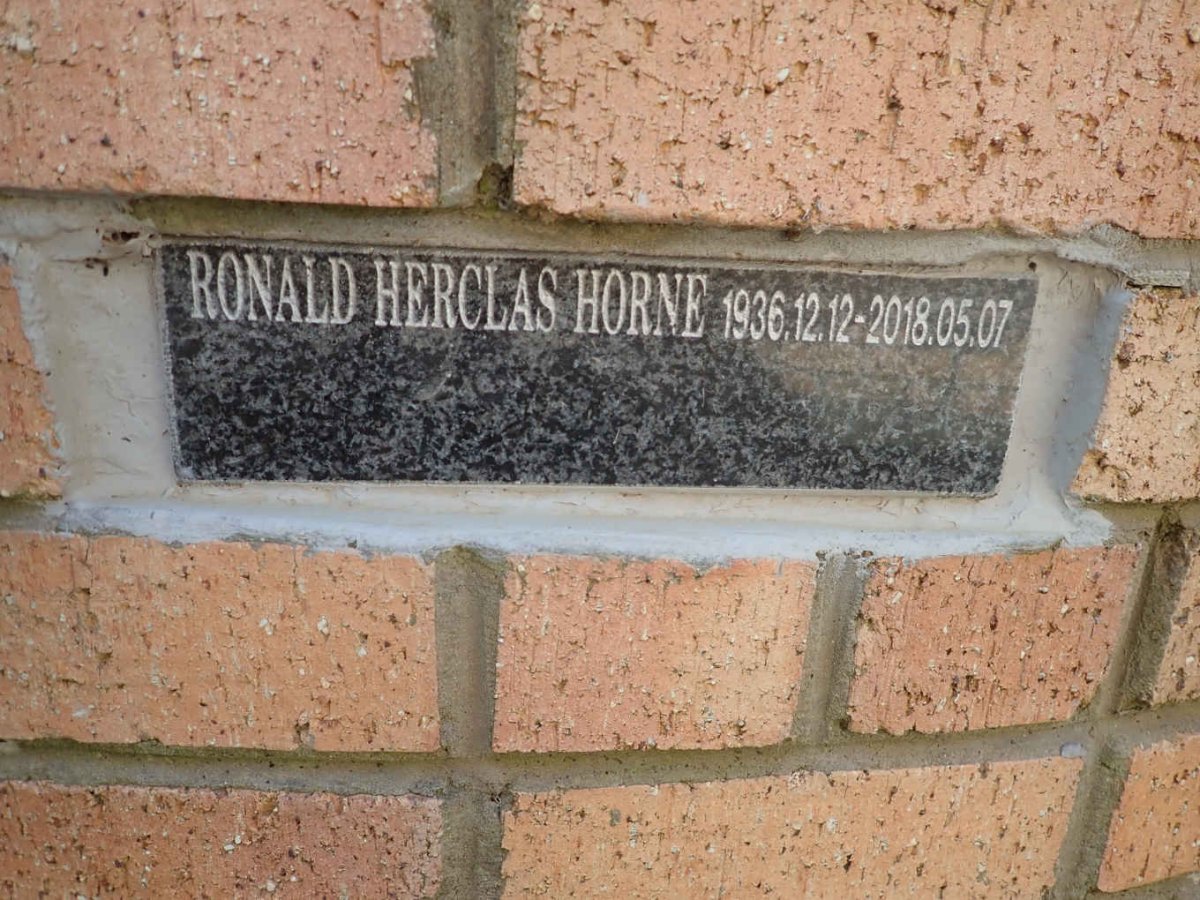 HORNE Ronald Herclas 1936-2018