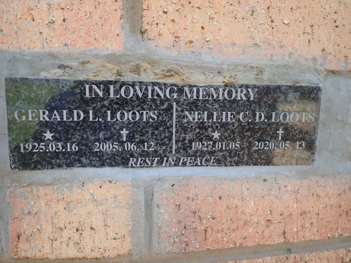LOOTS Gerald L. 1925-2005 &amp; Nellie C.D. 1927-2020