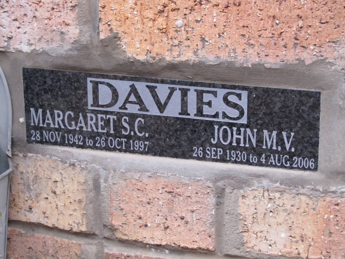 DAVIES John M.V. 1930-2006 &amp; Margaret S.C. 1942-1997