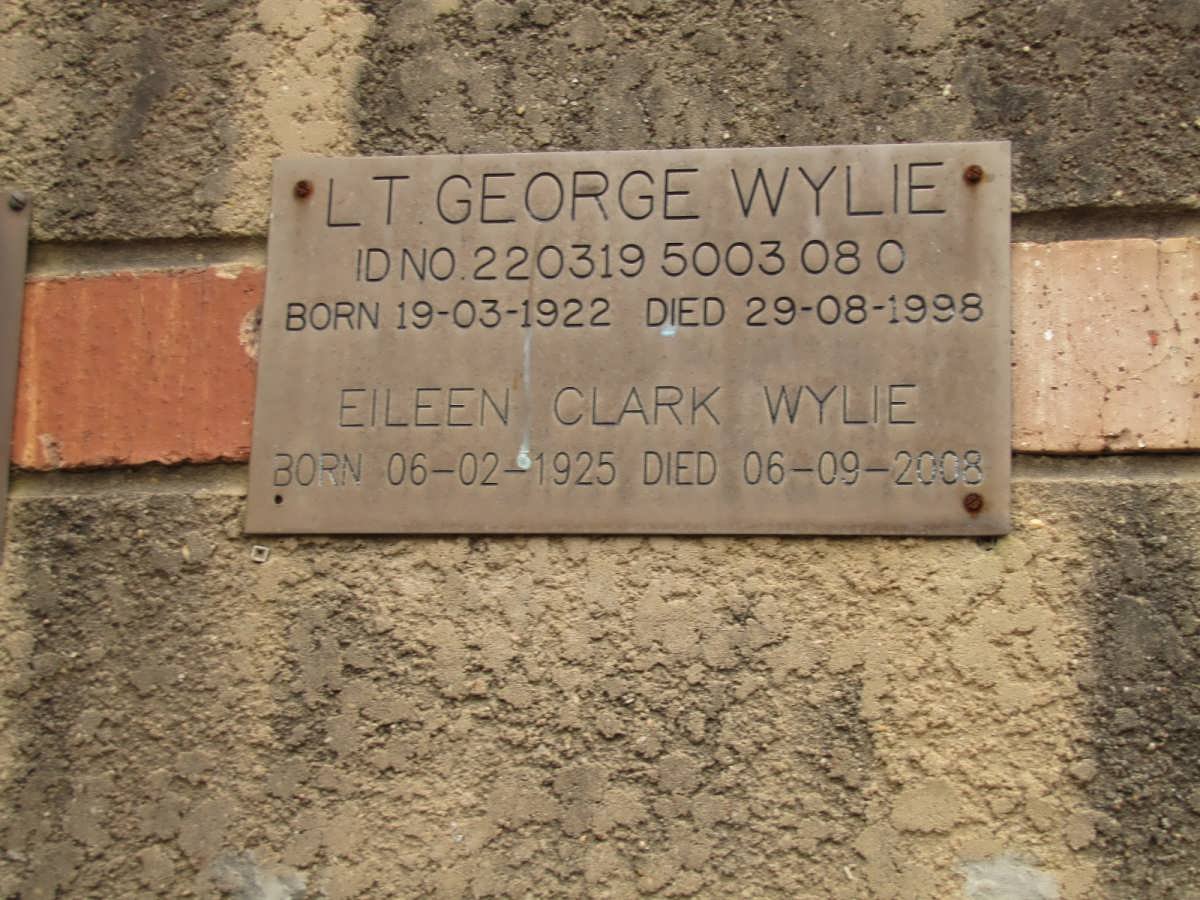 WYLIE George 1922-1998 &amp; Eileen Clark 1925-2008