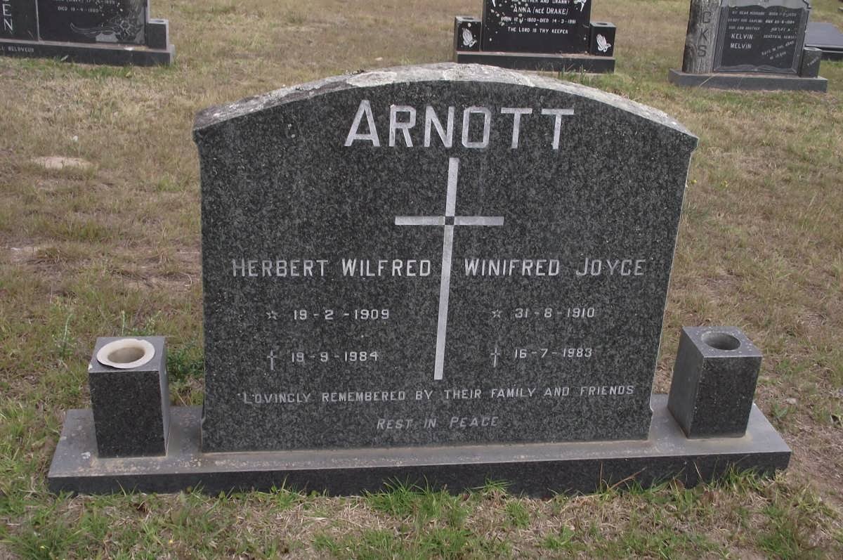 ARNOTT Herbert Wilfred 1909-1984 &amp; Winifred Joyce 1910-1983