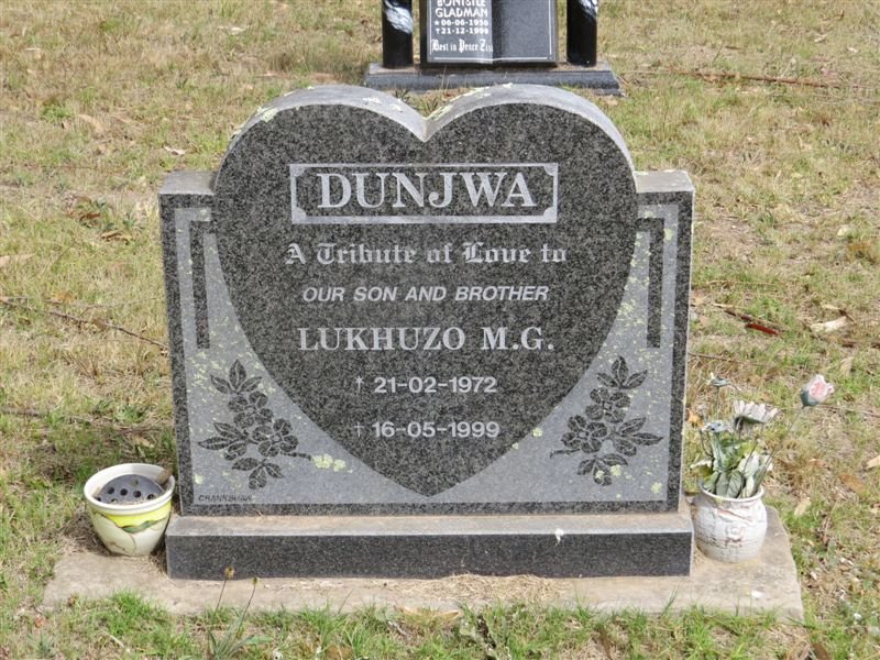 DUNJWA Lukhuzo 1972-1999