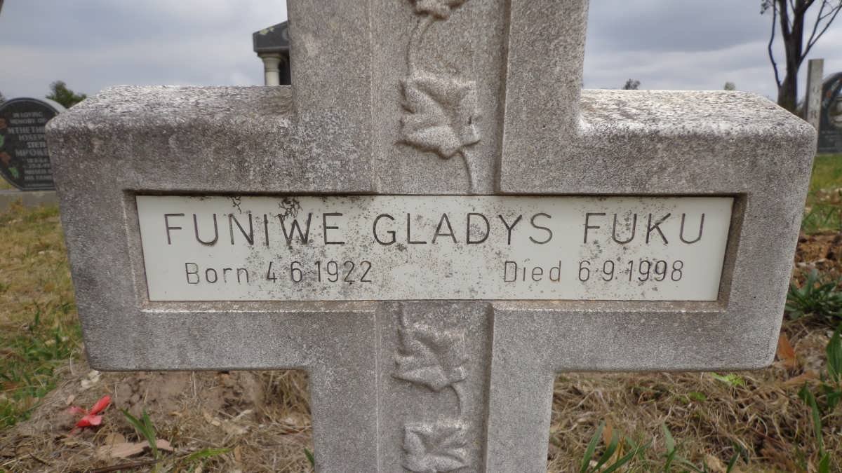 FUKU Funiwe Gladys 1922-1998