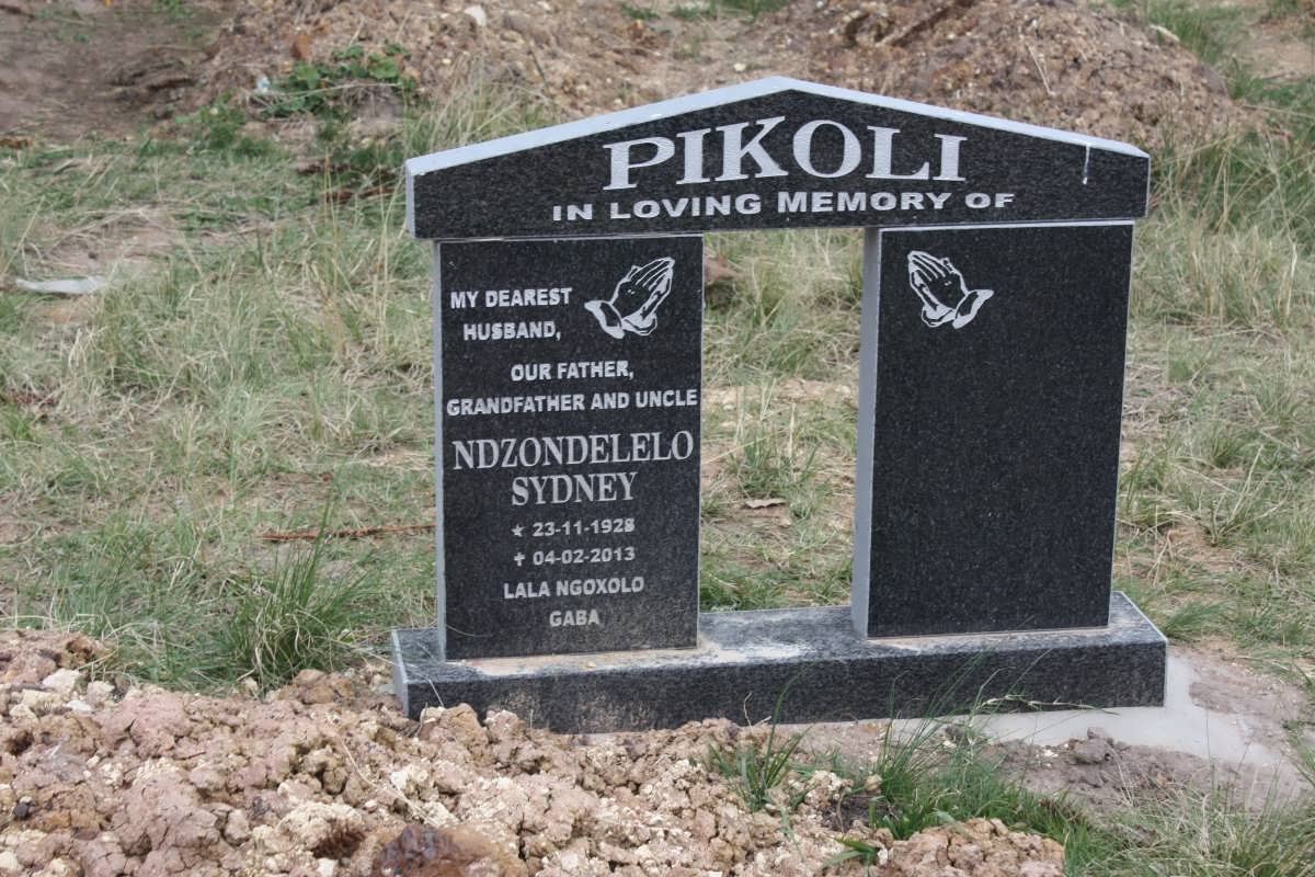 PIKOLI Ndzondelelo Sydney 192?-2013